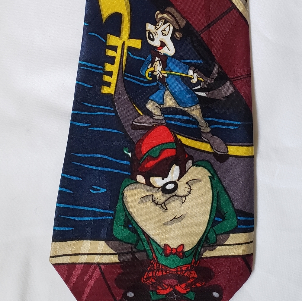 ♡"Looney Toons Mania" tie